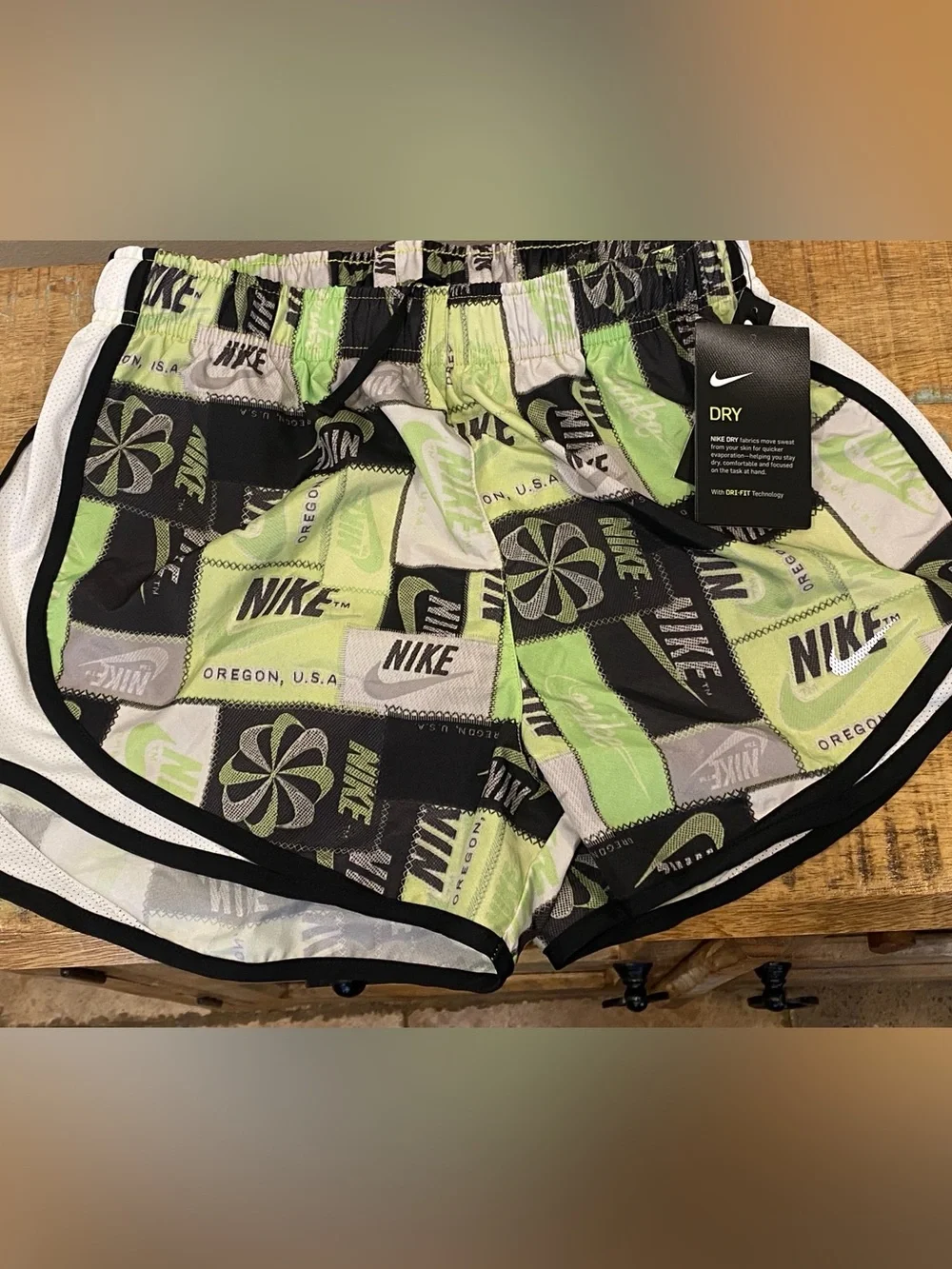 Nike Women's Tempo Printed Oregon patchwork design Running Shorts regular NWT